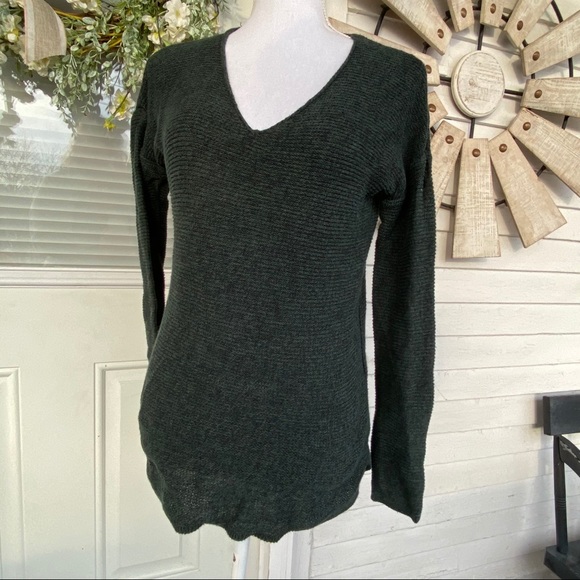 Old Navy Dark Green V Neck Pullover Sweater - Picture 6 of 6